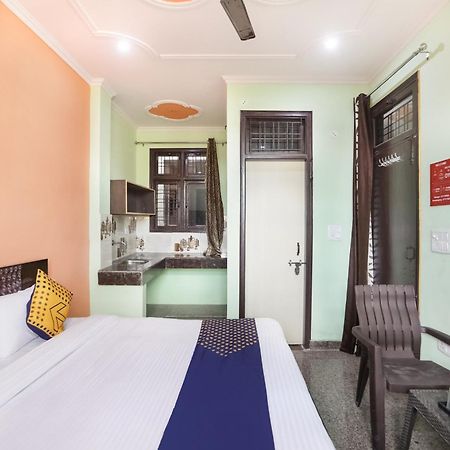 Spot On Main View Guest House Near Leisure Valley Park Gurgaon Eksteriør billede