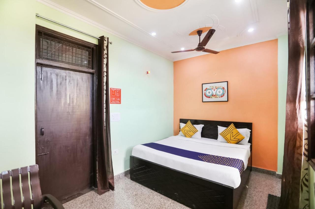 Spot On Main View Guest House Near Leisure Valley Park Gurgaon Eksteriør billede